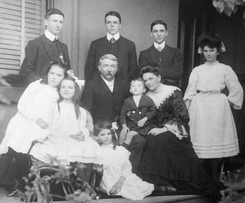 Cover image for event - Connecting with the Past at Shepparton Library - Victorian Births, Deaths & Marriages