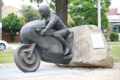 Jack Findlay memorial statue in Mooroopna